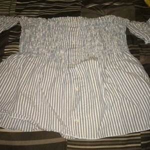 off shoulder blouse/crop top